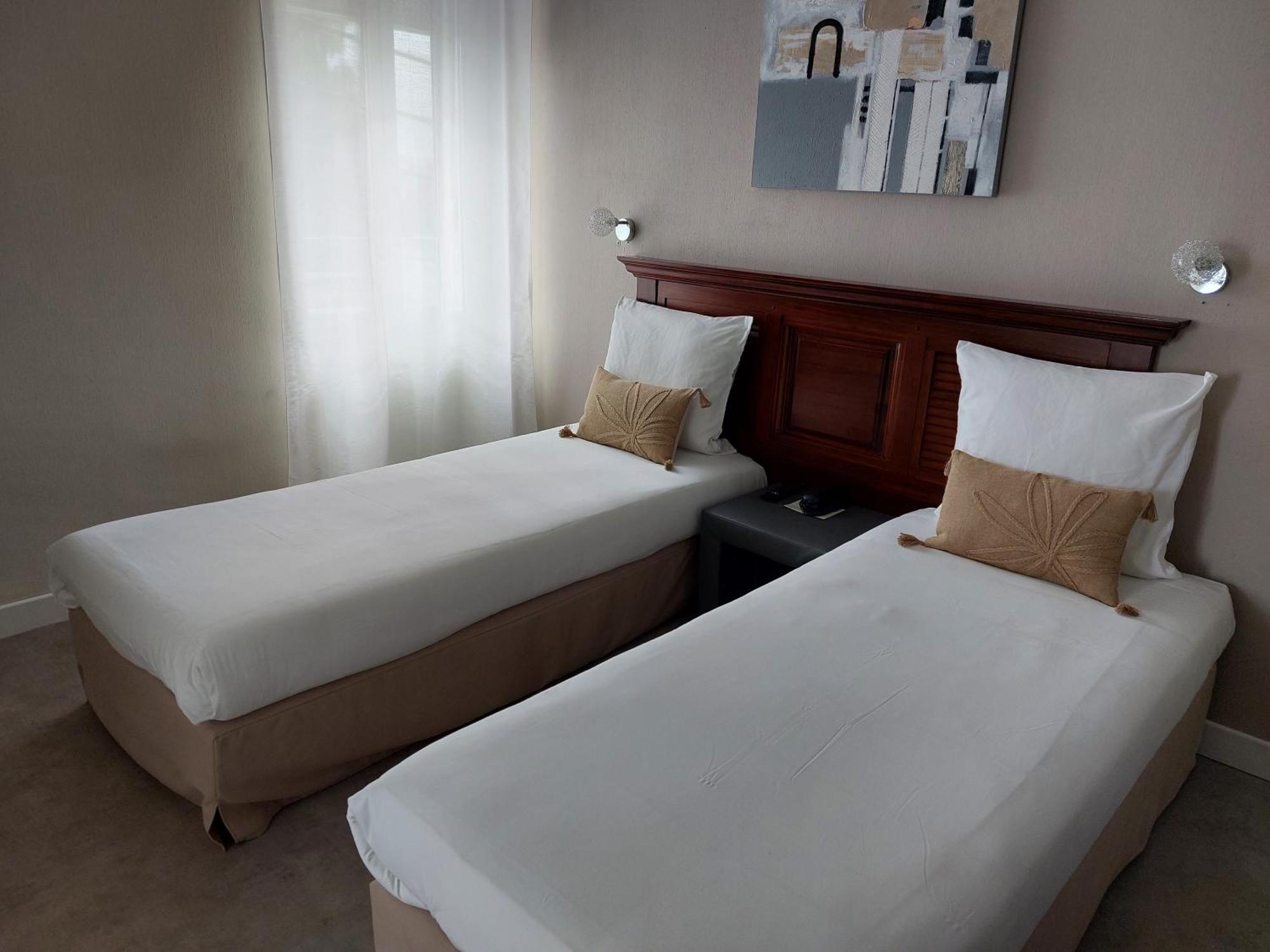 Cit'Hotel L'Europe - Cholet Gare Экстерьер фото