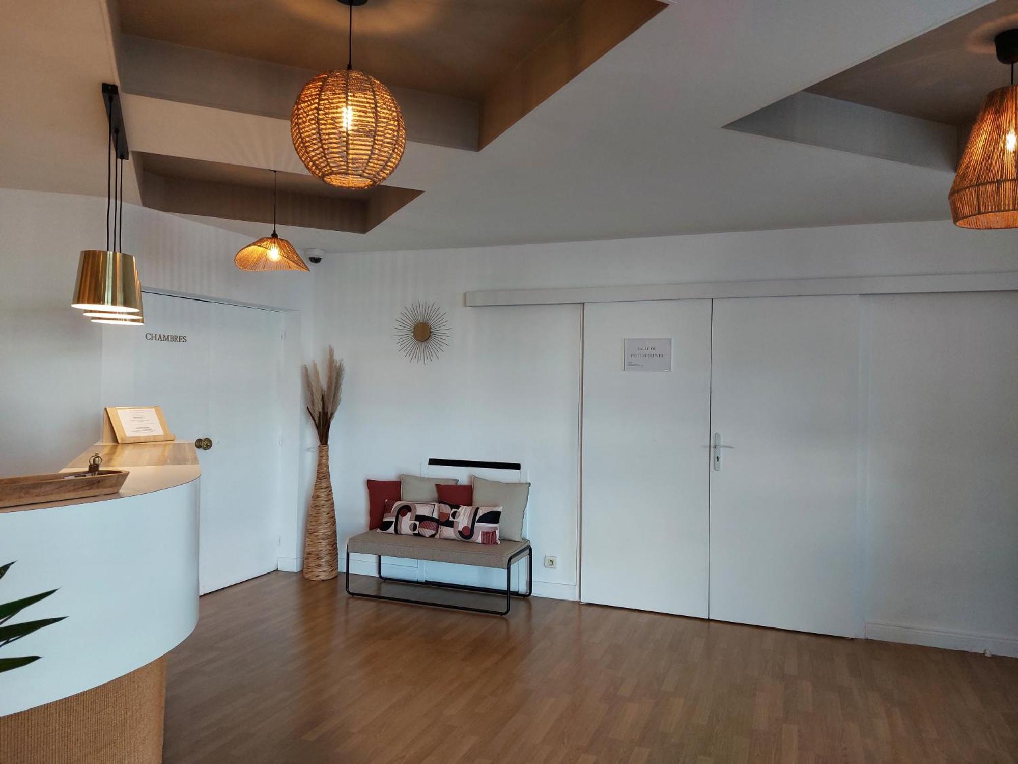 Cit'Hotel L'Europe - Cholet Gare Экстерьер фото