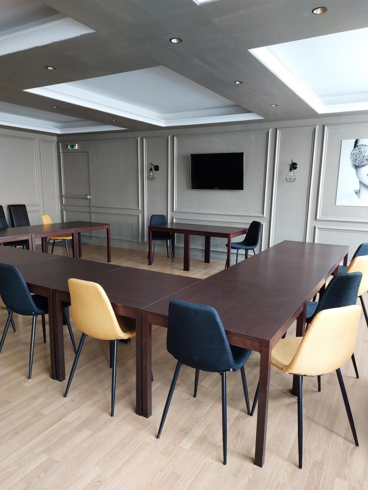 Cit'Hotel L'Europe - Cholet Gare Экстерьер фото