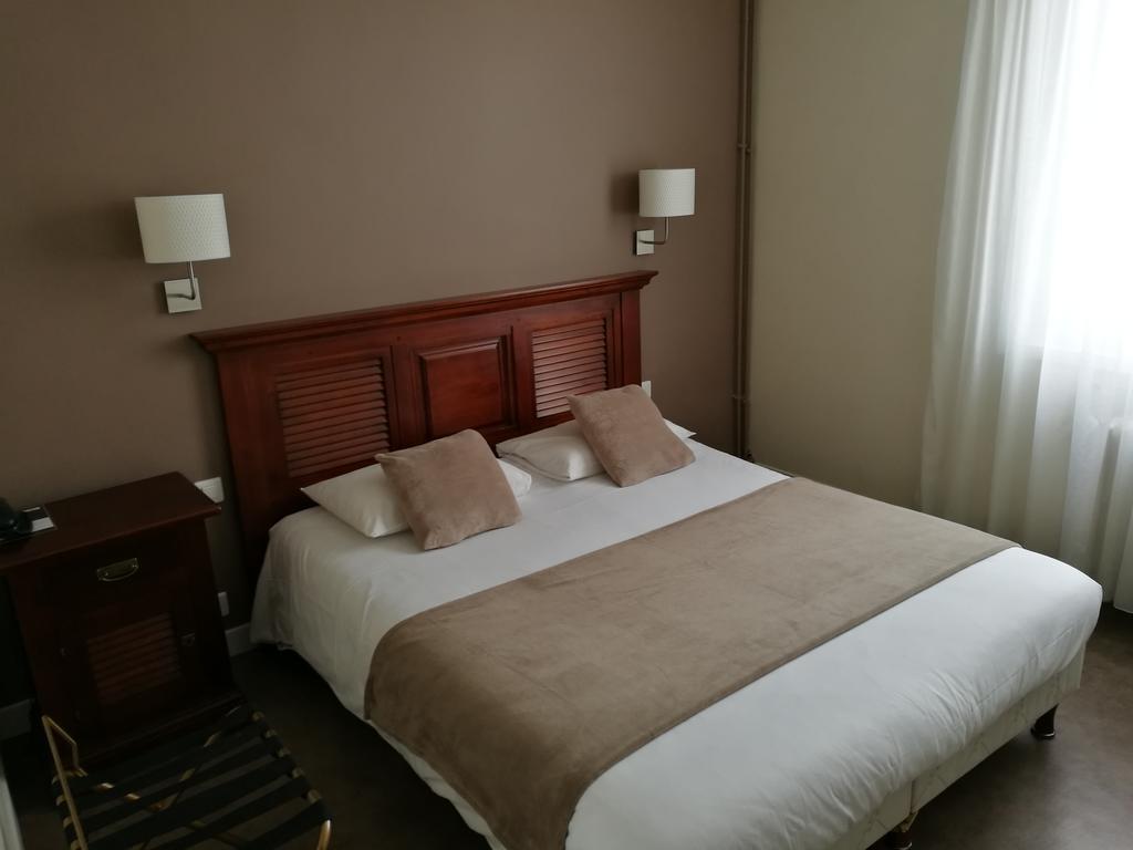 Cit'Hotel L'Europe - Cholet Gare Экстерьер фото