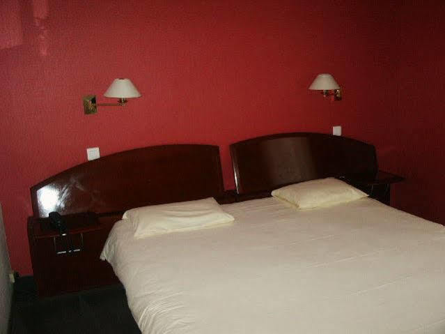 Cit'Hotel L'Europe - Cholet Gare Экстерьер фото